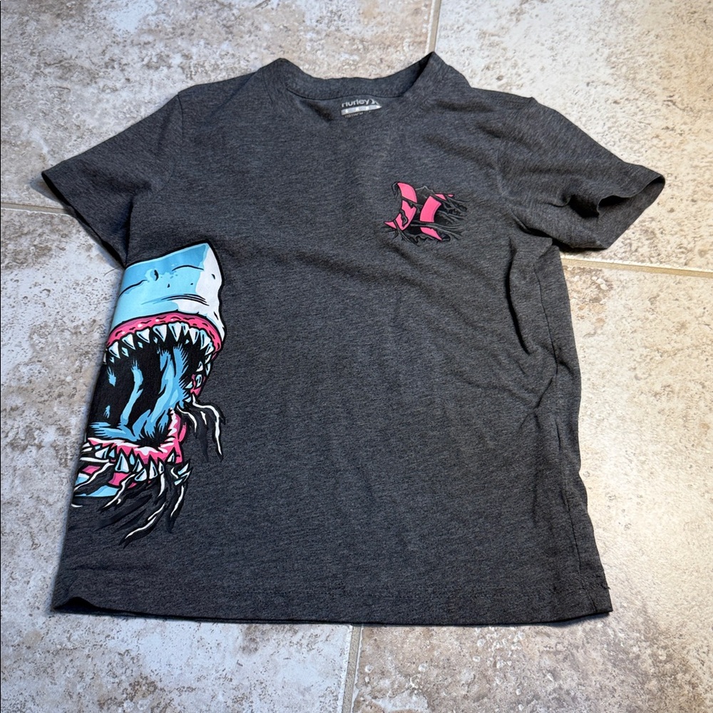 2 Hurley Graphic Kids Tee 1 quicksilver. Gently used in great condition, size 6 - Picture 5 of 6